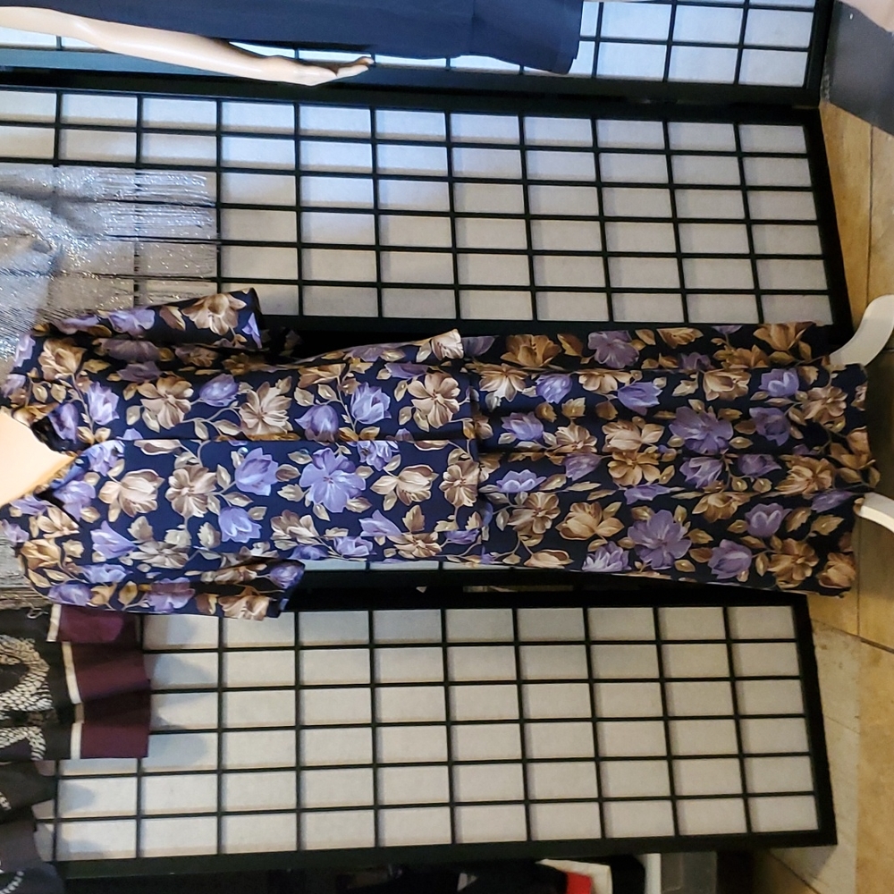 Emma James Size 22W Floral Skirt and Blouse